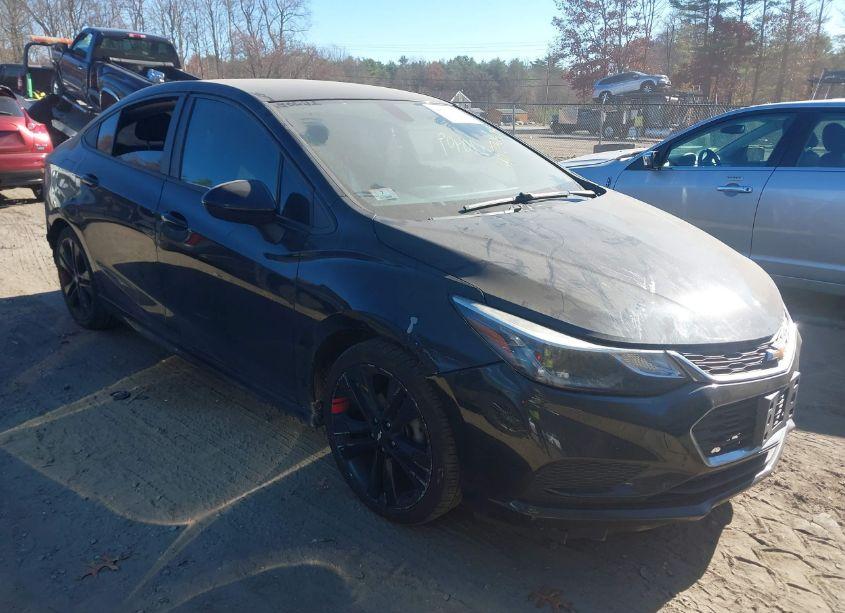 2017 Chevrolet Cruze LT AUTO (VIN 1G1BE5SM4H7269489) main photo