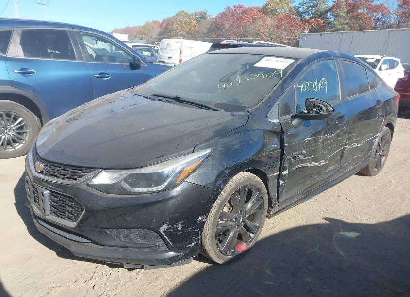 Photo 2 of 2017 Chevrolet Cruze LT AUTO (VIN 1G1BE5SM4H7269489)