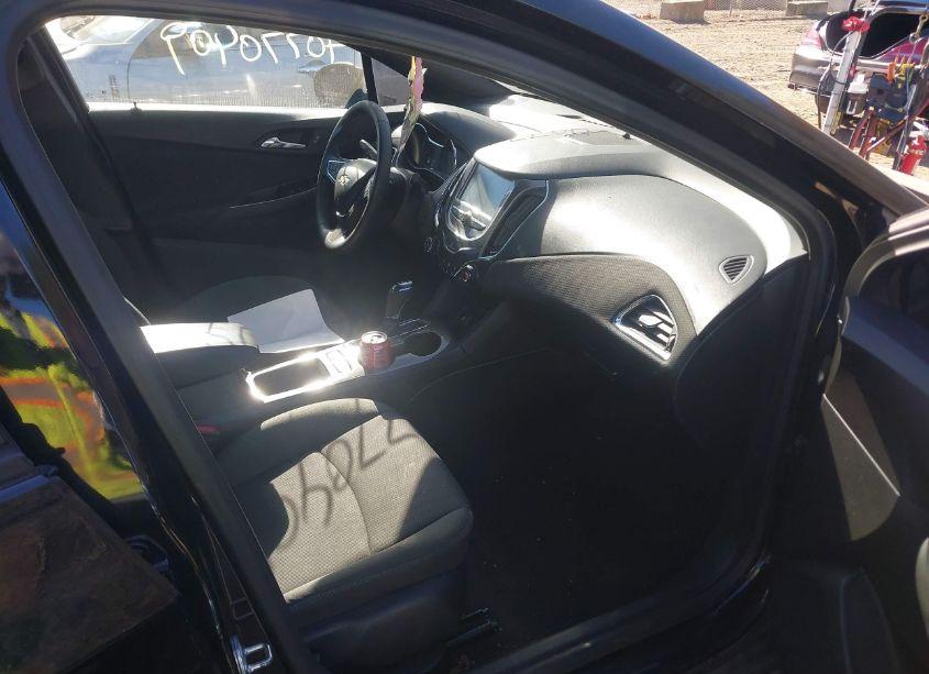 Photo 5 of 2017 Chevrolet Cruze LT AUTO (VIN 1G1BE5SM4H7269489)