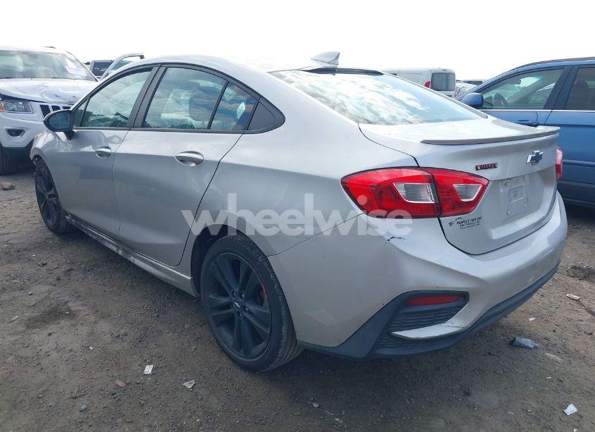 Photo 3 of 2017 Chevrolet Cruze LT AUTO (VIN 1G1BE5SM4H7275986)