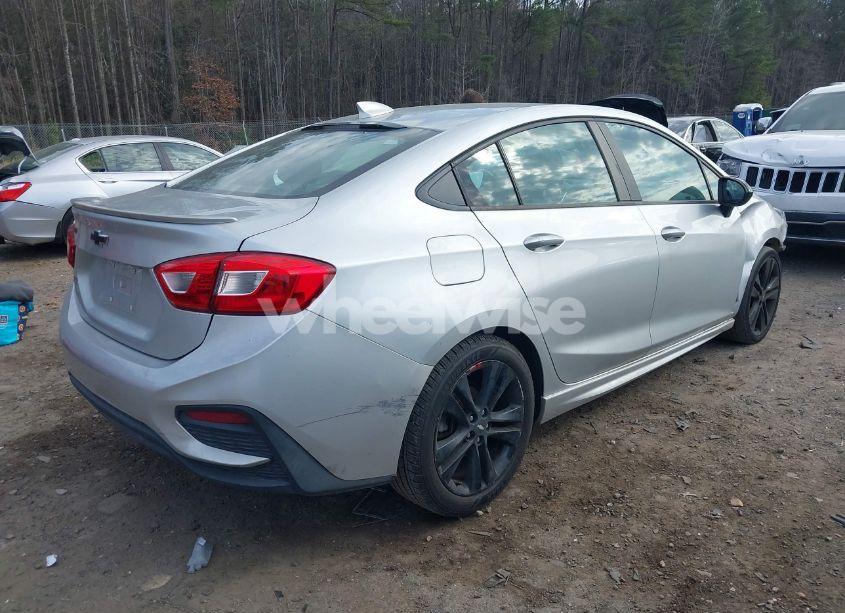 Photo 4 of 2017 Chevrolet Cruze LT AUTO (VIN 1G1BE5SM4H7275986)