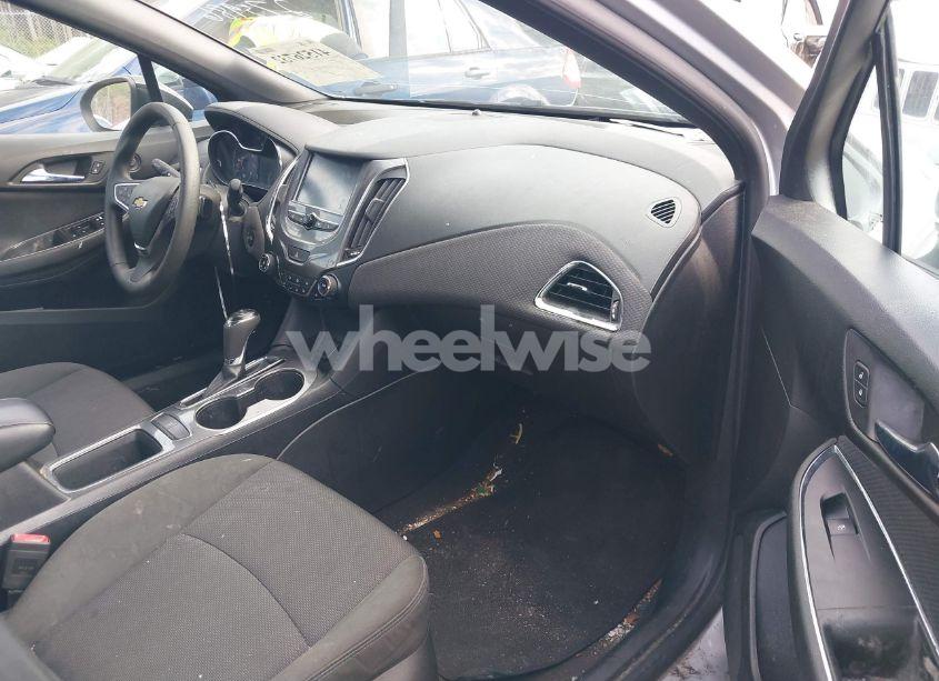 Photo 5 of 2017 Chevrolet Cruze LT AUTO (VIN 1G1BE5SM4H7275986)