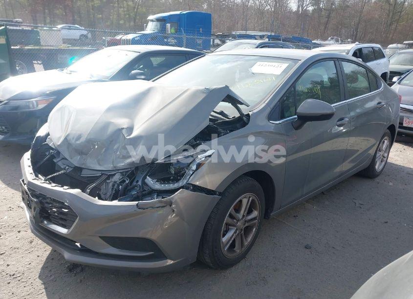 Photo 2 of 2017 Chevrolet Cruze LT AUTO (VIN 1G1BE5SM4H7277785)