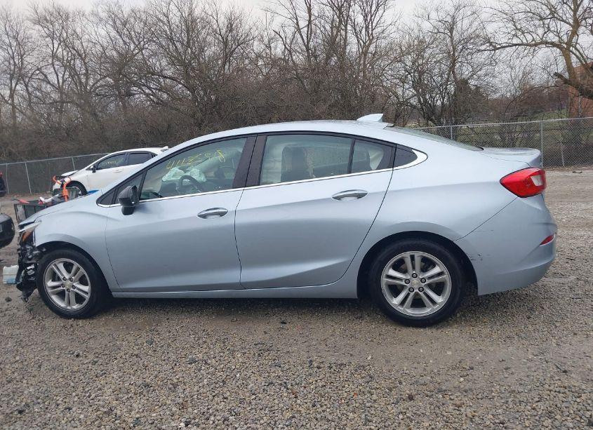 Photo 15 of 2018 Chevrolet Cruze LT AUTO (VIN 1G1BE5SM4J7100580)