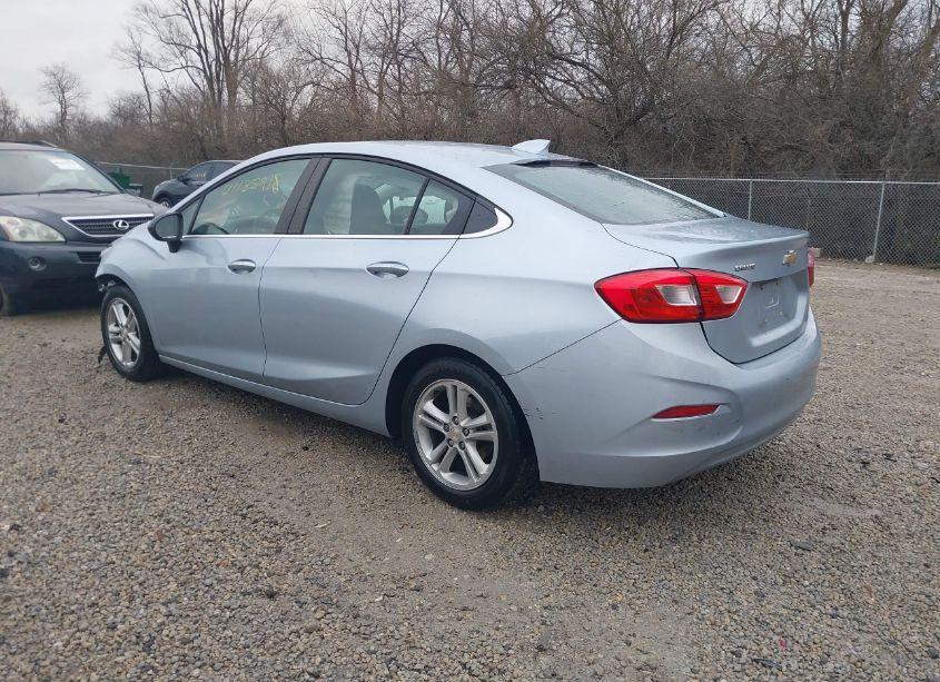Photo 3 of 2018 Chevrolet Cruze LT AUTO (VIN 1G1BE5SM4J7100580)