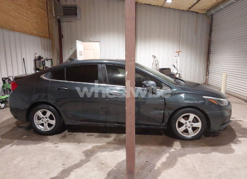 Photo 13 of 2018 Chevrolet Cruze LT AUTO (VIN 1G1BE5SM4J7113202)