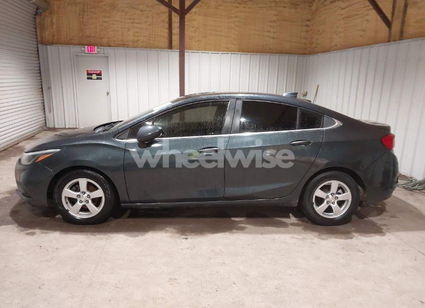 Photo 14 of 2018 Chevrolet Cruze LT AUTO (VIN 1G1BE5SM4J7113202)