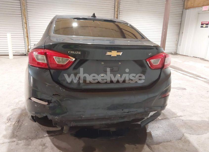 Photo 16 of 2018 Chevrolet Cruze LT AUTO (VIN 1G1BE5SM4J7113202)