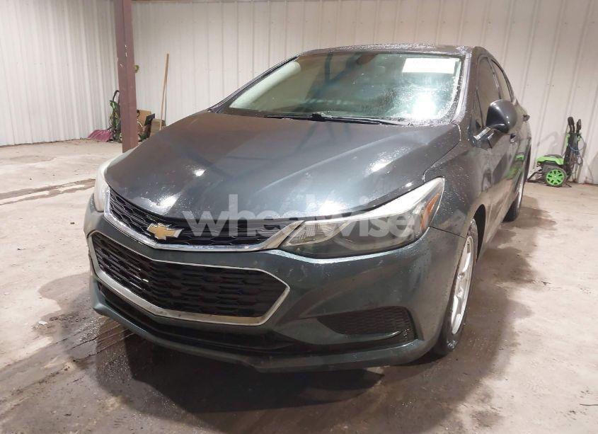 Photo 2 of 2018 Chevrolet Cruze LT AUTO (VIN 1G1BE5SM4J7113202)