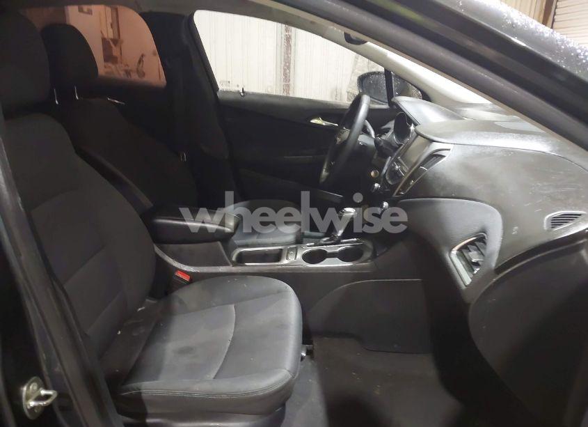 Photo 5 of 2018 Chevrolet Cruze LT AUTO (VIN 1G1BE5SM4J7113202)