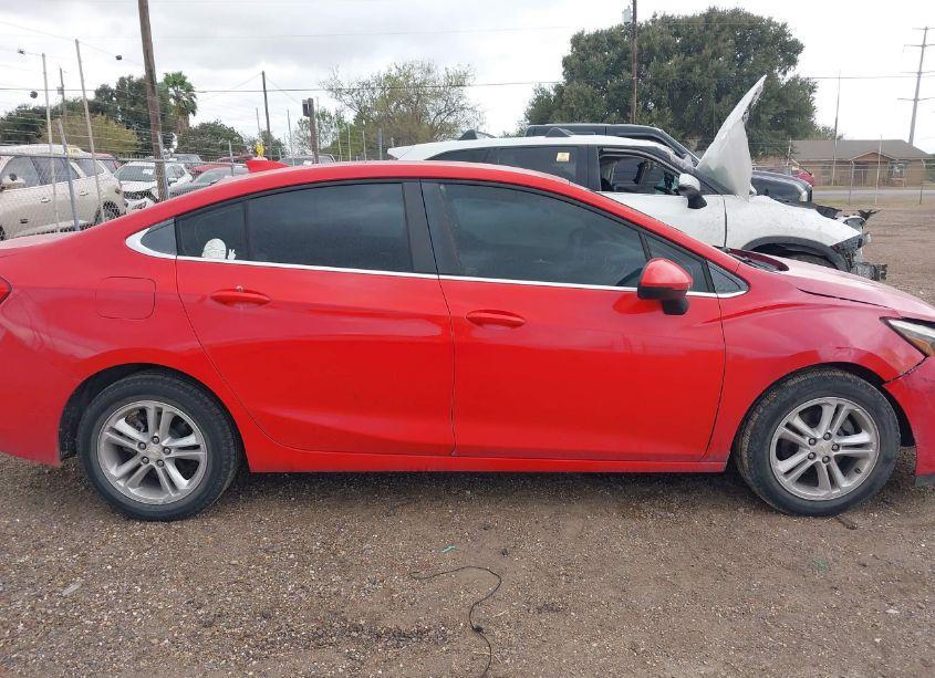 Photo 13 of 2018 Chevrolet Cruze LT AUTO (VIN 1G1BE5SM4J7113653)