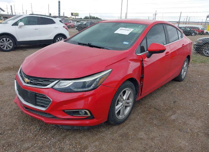 Photo 2 of 2018 Chevrolet Cruze LT AUTO (VIN 1G1BE5SM4J7113653)