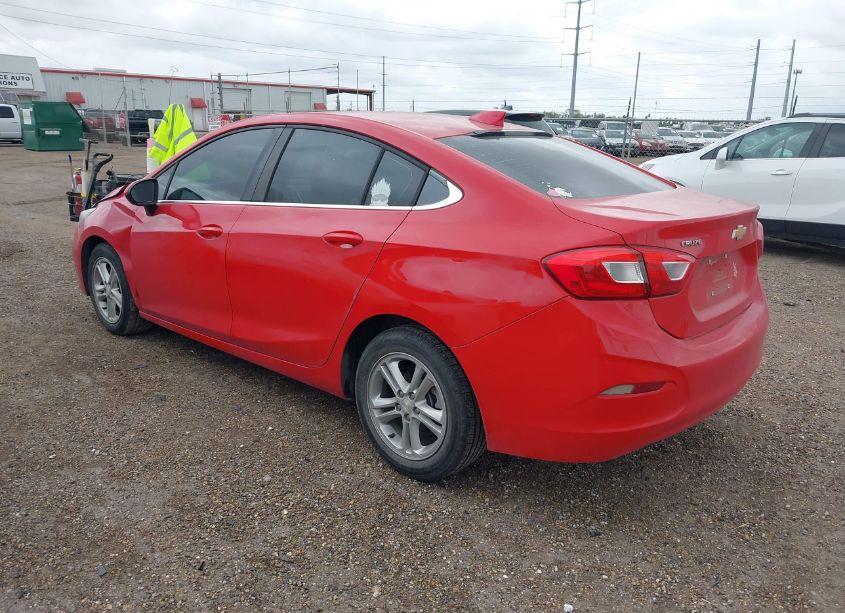 Photo 3 of 2018 Chevrolet Cruze LT AUTO (VIN 1G1BE5SM4J7113653)