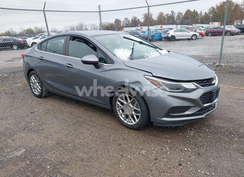 2018 Chevrolet Cruze LT AUTO (VIN 1G1BE5SM4J7121932) main photo