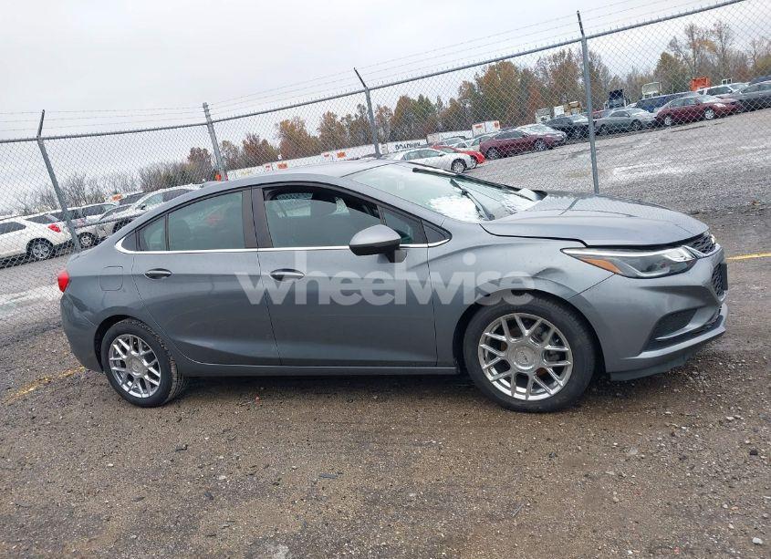 Photo 13 of 2018 Chevrolet Cruze LT AUTO (VIN 1G1BE5SM4J7121932)