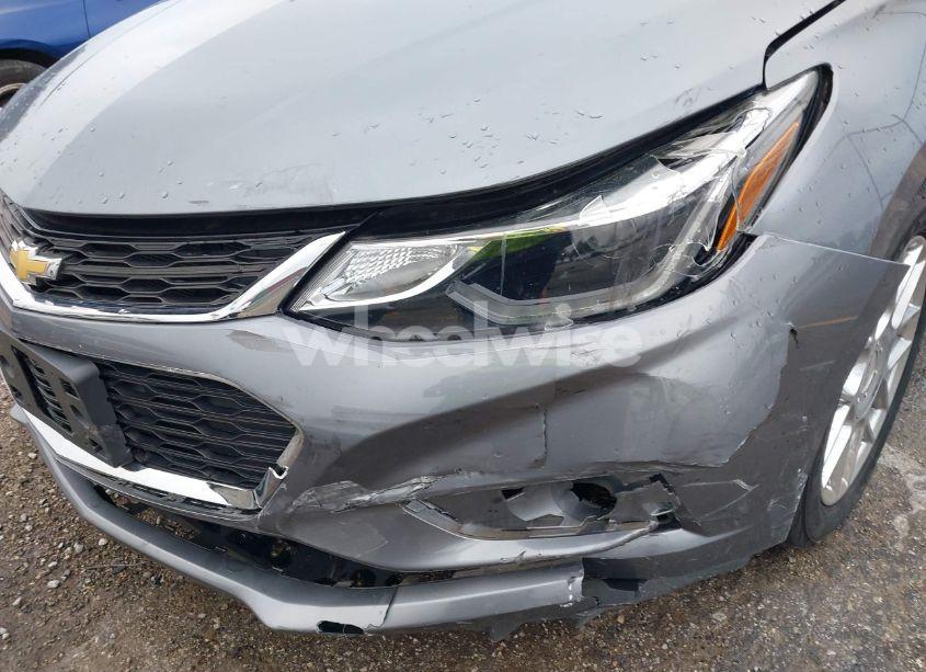 Photo 6 of 2018 Chevrolet Cruze LT AUTO (VIN 1G1BE5SM4J7121932)
