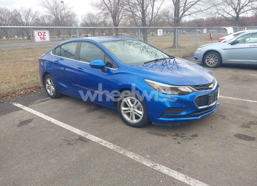 2018 Chevrolet Cruze LT AUTO (VIN 1G1BE5SM4J7126919) main photo