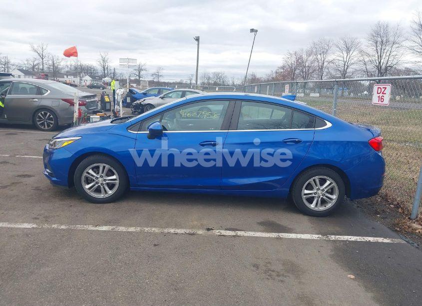 Photo 14 of 2018 Chevrolet Cruze LT AUTO (VIN 1G1BE5SM4J7126919)