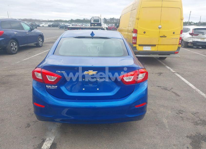 Photo 16 of 2018 Chevrolet Cruze LT AUTO (VIN 1G1BE5SM4J7126919)