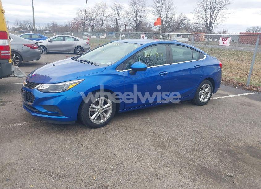 Photo 2 of 2018 Chevrolet Cruze LT AUTO (VIN 1G1BE5SM4J7126919)