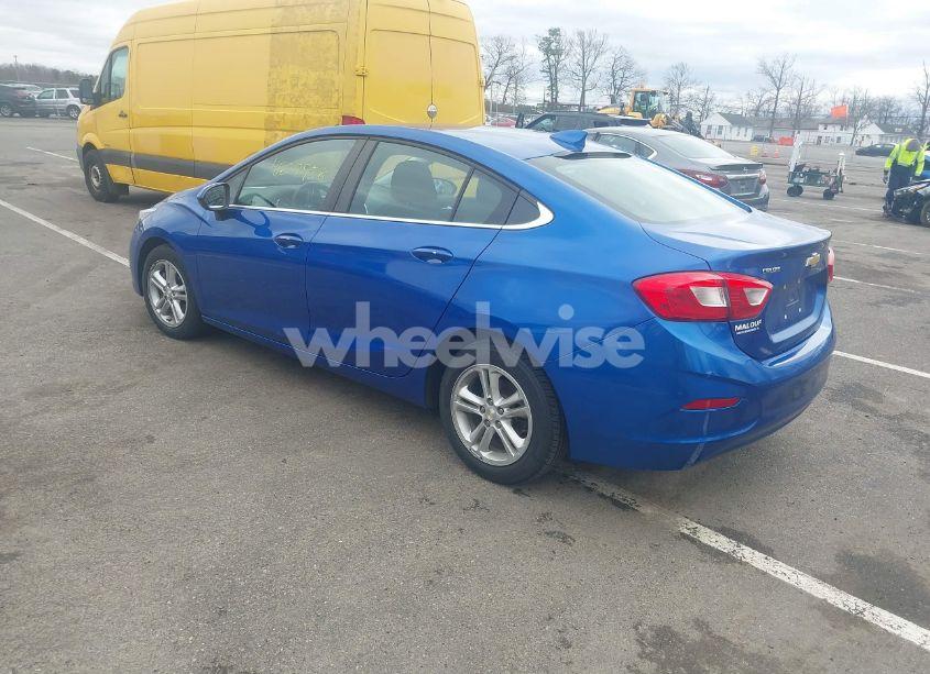 Photo 3 of 2018 Chevrolet Cruze LT AUTO (VIN 1G1BE5SM4J7126919)