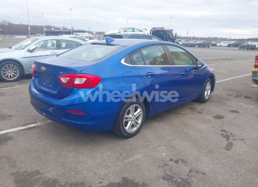 Photo 4 of 2018 Chevrolet Cruze LT AUTO (VIN 1G1BE5SM4J7126919)