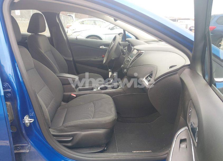 Photo 5 of 2018 Chevrolet Cruze LT AUTO (VIN 1G1BE5SM4J7126919)