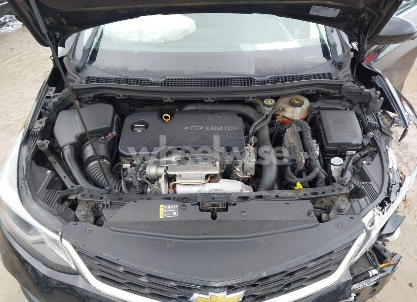 Photo 10 of 2018 Chevrolet Cruze LT AUTO (VIN 1G1BE5SM4J7151836)