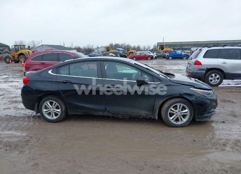 Photo 13 of 2018 Chevrolet Cruze LT AUTO (VIN 1G1BE5SM4J7151836)