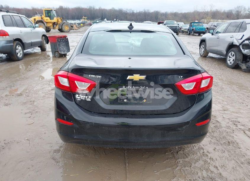 Photo 16 of 2018 Chevrolet Cruze LT AUTO (VIN 1G1BE5SM4J7151836)