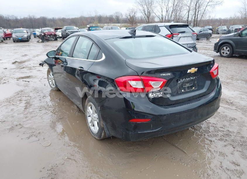 Photo 3 of 2018 Chevrolet Cruze LT AUTO (VIN 1G1BE5SM4J7151836)