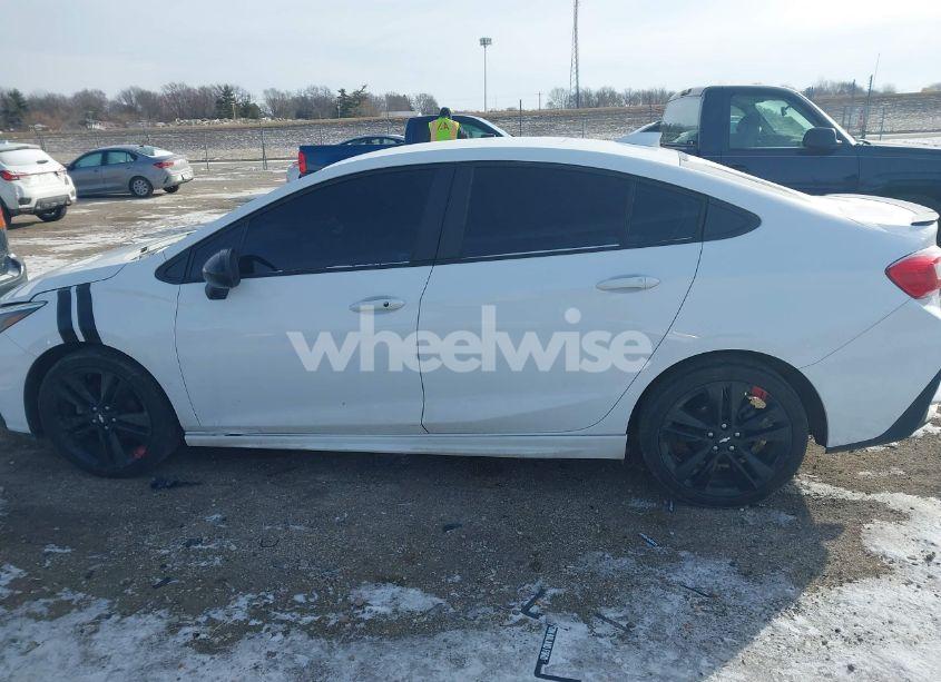 Photo 14 of 2018 Chevrolet Cruze LT AUTO (VIN 1G1BE5SM4J7171925)