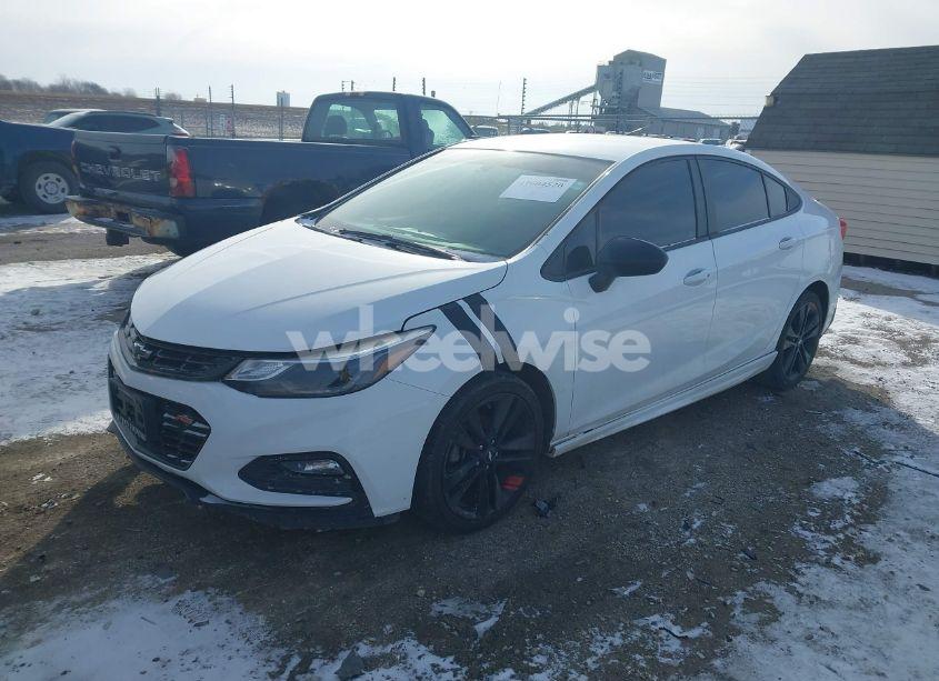 Photo 2 of 2018 Chevrolet Cruze LT AUTO (VIN 1G1BE5SM4J7171925)