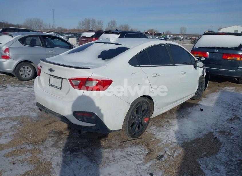 Photo 4 of 2018 Chevrolet Cruze LT AUTO (VIN 1G1BE5SM4J7171925)