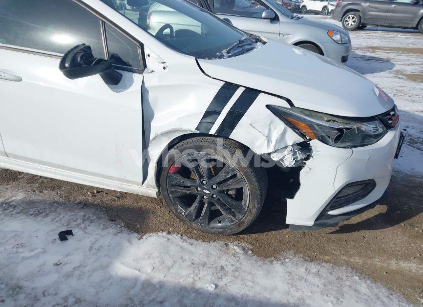 Photo 6 of 2018 Chevrolet Cruze LT AUTO (VIN 1G1BE5SM4J7171925)