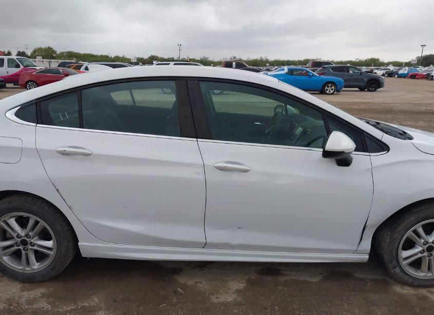 Photo 13 of 2018 Chevrolet Cruze LT AUTO (VIN 1G1BE5SM4J7189681)