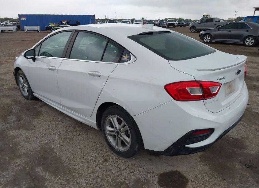 Photo 3 of 2018 Chevrolet Cruze LT AUTO (VIN 1G1BE5SM4J7189681)