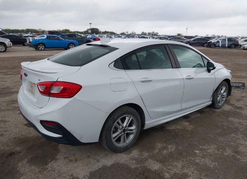 Photo 4 of 2018 Chevrolet Cruze LT AUTO (VIN 1G1BE5SM4J7189681)