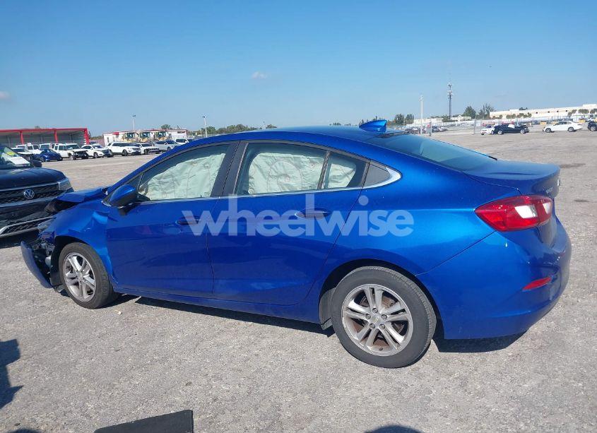 Photo 14 of 2018 Chevrolet Cruze LT AUTO (VIN 1G1BE5SM4J7196467)
