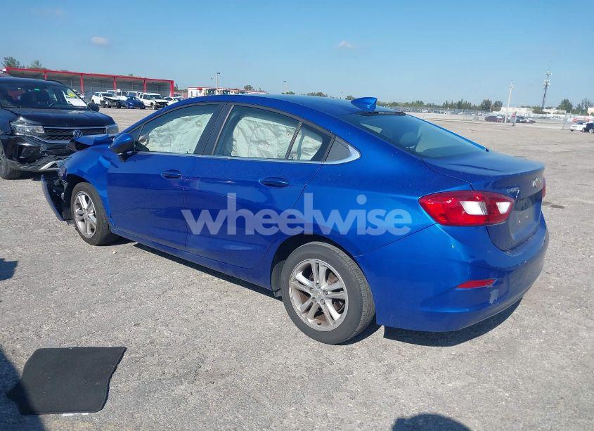 Photo 3 of 2018 Chevrolet Cruze LT AUTO (VIN 1G1BE5SM4J7196467)
