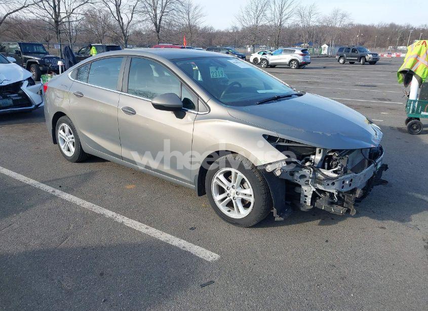 2018 Chevrolet Cruze LT AUTO (VIN 1G1BE5SM4J7207712) main photo