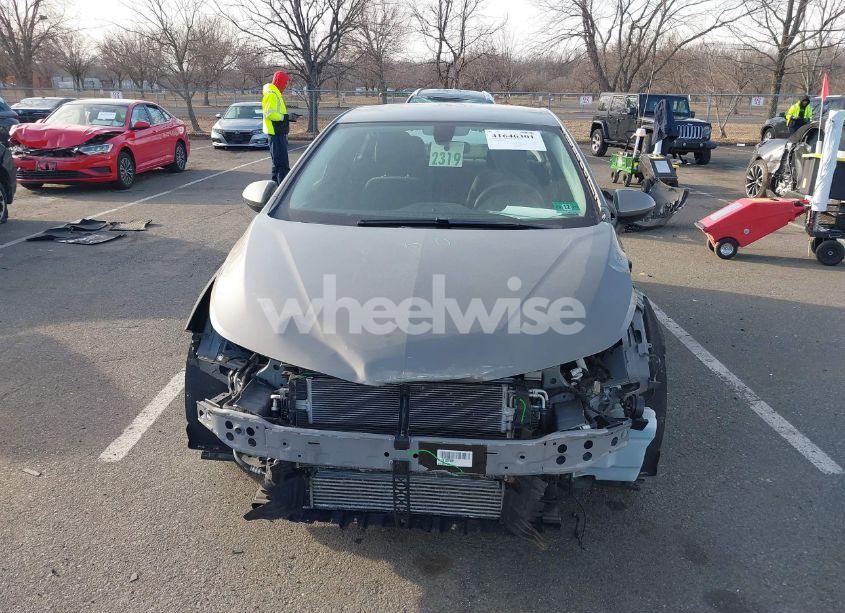 Photo 12 of 2018 Chevrolet Cruze LT AUTO (VIN 1G1BE5SM4J7207712)