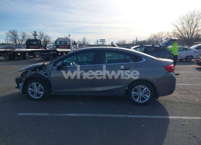 Photo 14 of 2018 Chevrolet Cruze LT AUTO (VIN 1G1BE5SM4J7207712)