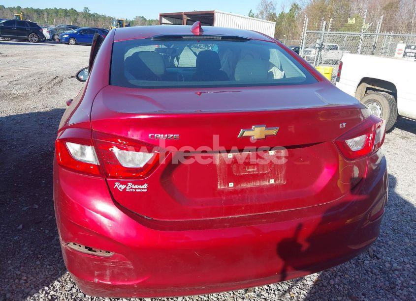 Photo 16 of 2018 Chevrolet Cruze LT AUTO (VIN 1G1BE5SM4J7208259)