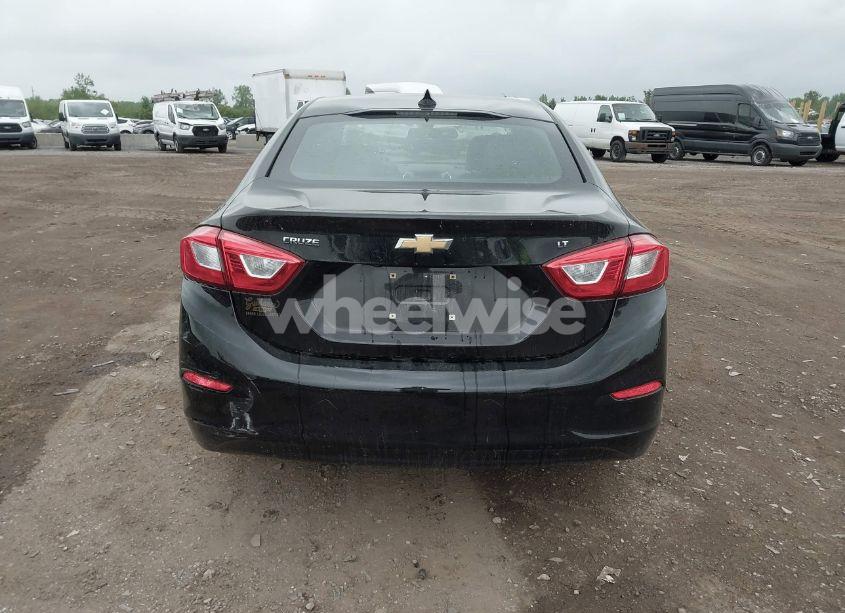 Photo 16 of 2018 Chevrolet Cruze LT AUTO (VIN 1G1BE5SM4J7208326)