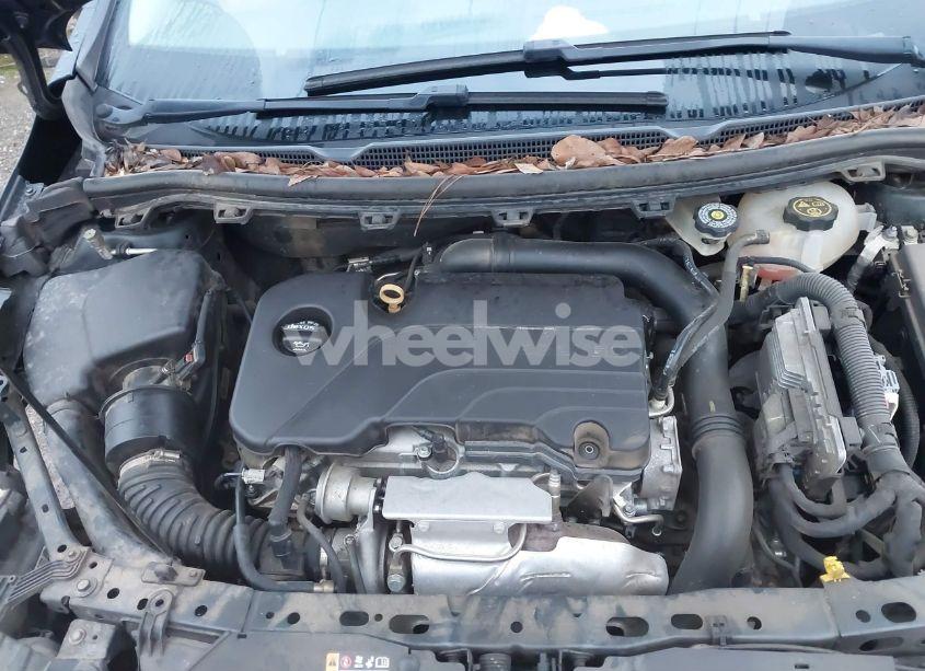 Photo 10 of 2018 Chevrolet Cruze LT AUTO (VIN 1G1BE5SM4J7210562)