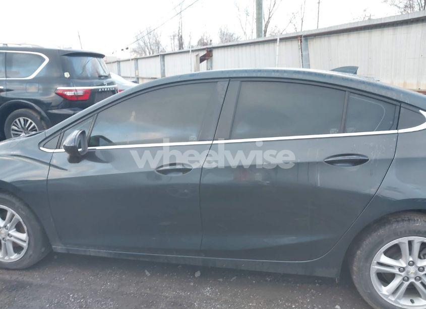 Photo 14 of 2018 Chevrolet Cruze LT AUTO (VIN 1G1BE5SM4J7210562)