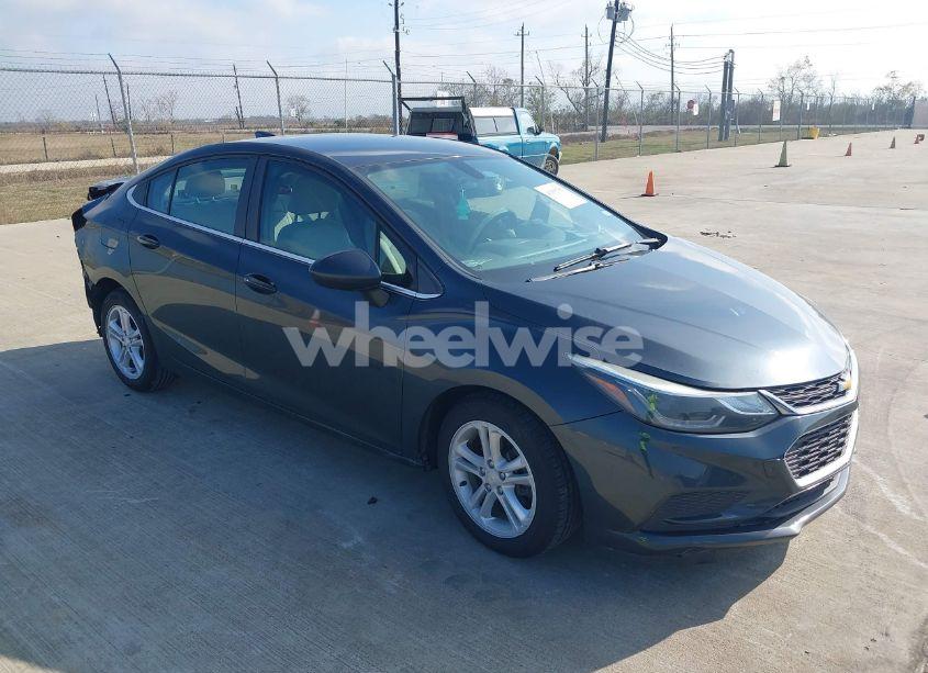 2018 Chevrolet Cruze LT AUTO (VIN 1G1BE5SM4J7226454) main photo