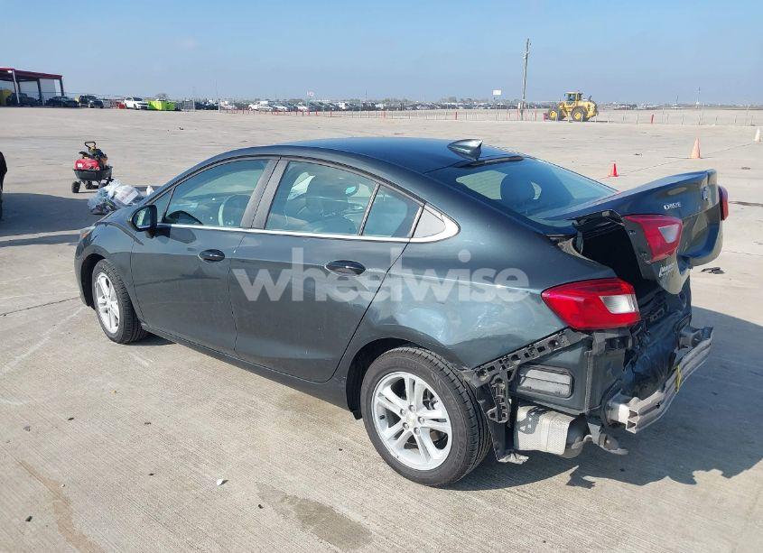 Photo 3 of 2018 Chevrolet Cruze LT AUTO (VIN 1G1BE5SM4J7226454)