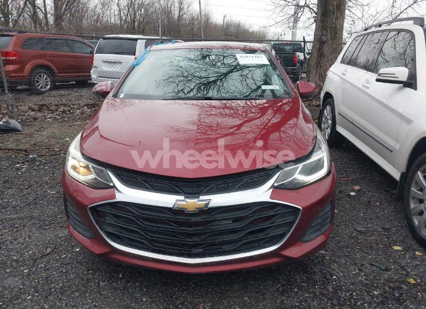 Photo 12 of 2019 Chevrolet Cruze LT (VIN 1G1BE5SM4K7107241)